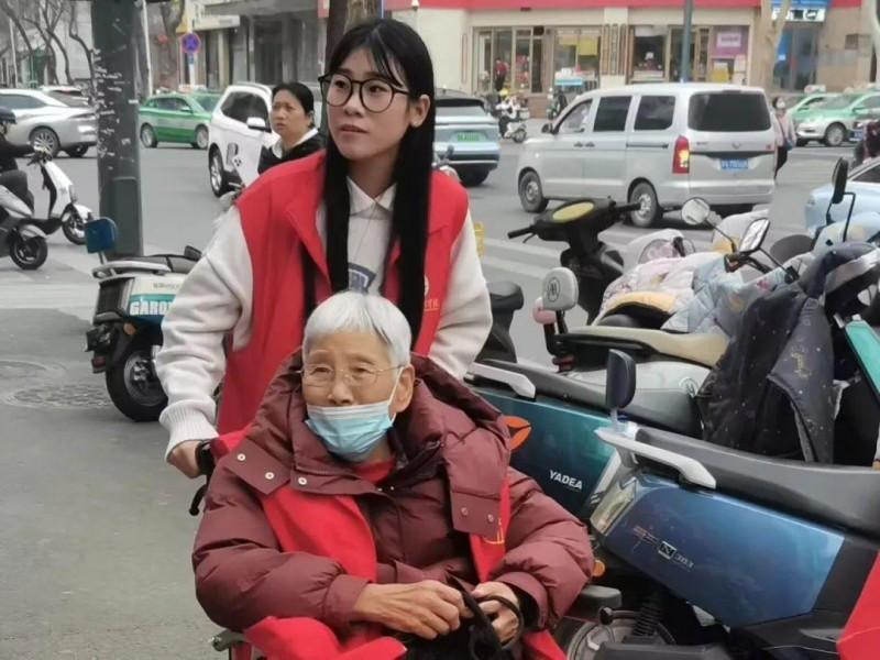 实践育人 | 天天操狠狠操开展学习雷锋精神系列活动(二)